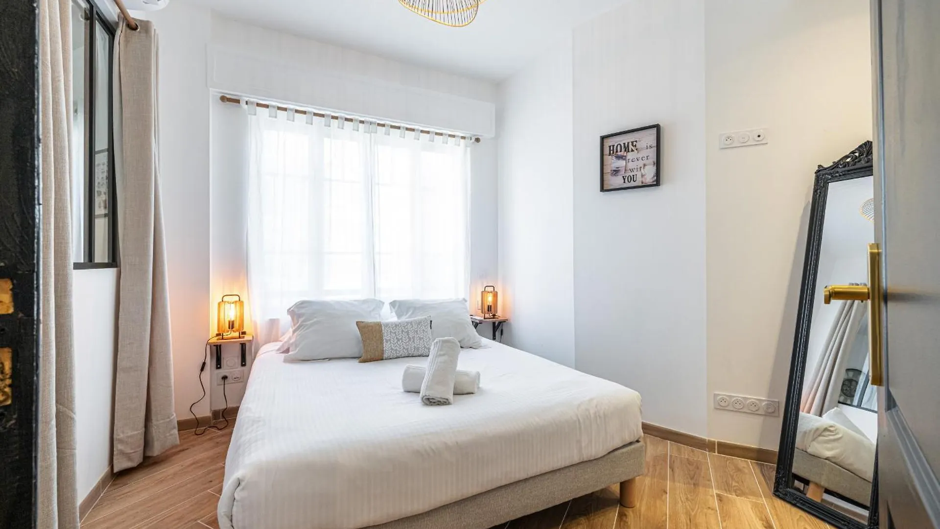 شقة Large & Quiet 1 Bdr Downtown نيس 0*,