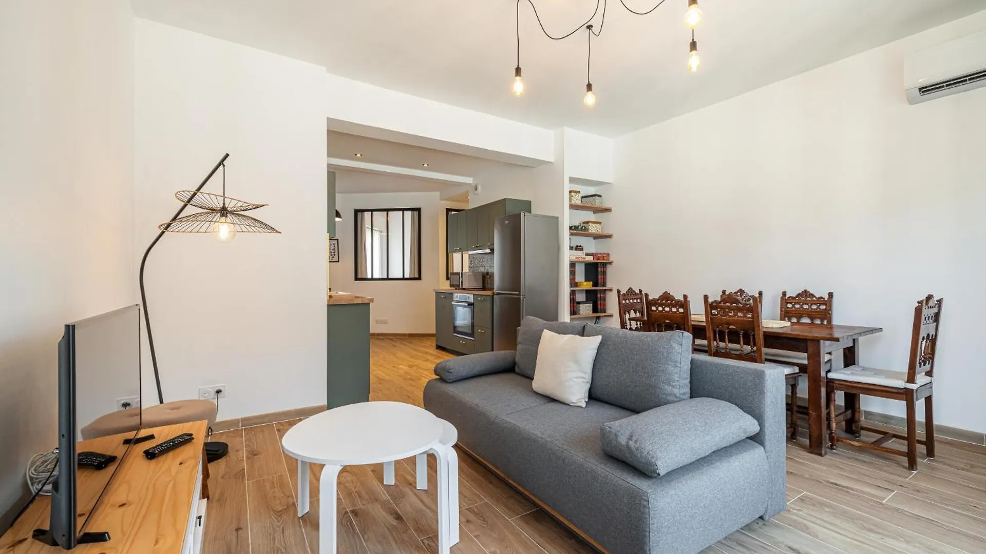 شقة Large & Quiet 1 Bdr Downtown نيس