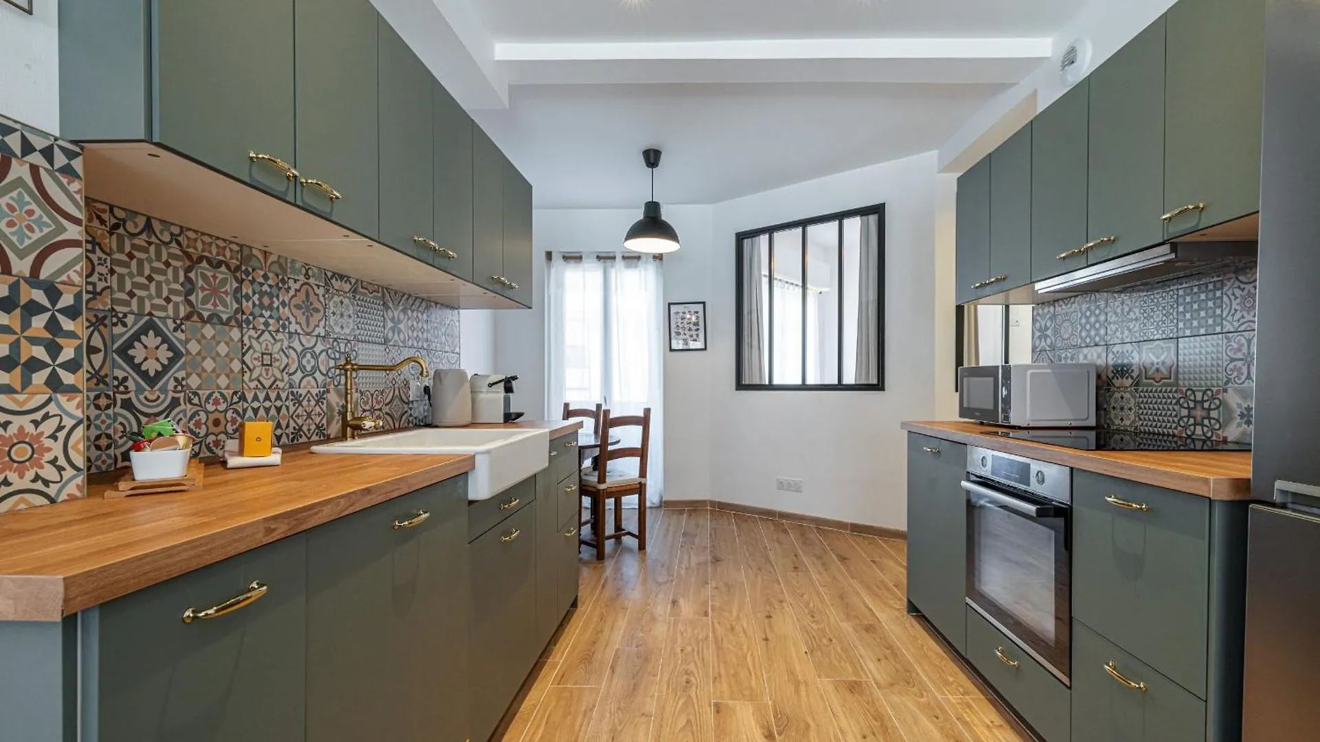 شقة Large & Quiet 1 Bdr Downtown نيس